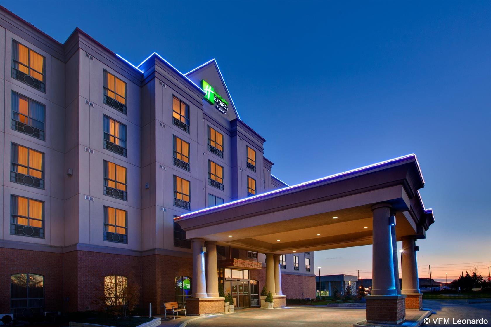 Holiday Inn Express Hotel & Suites Milton By Ihg Bagian luar foto