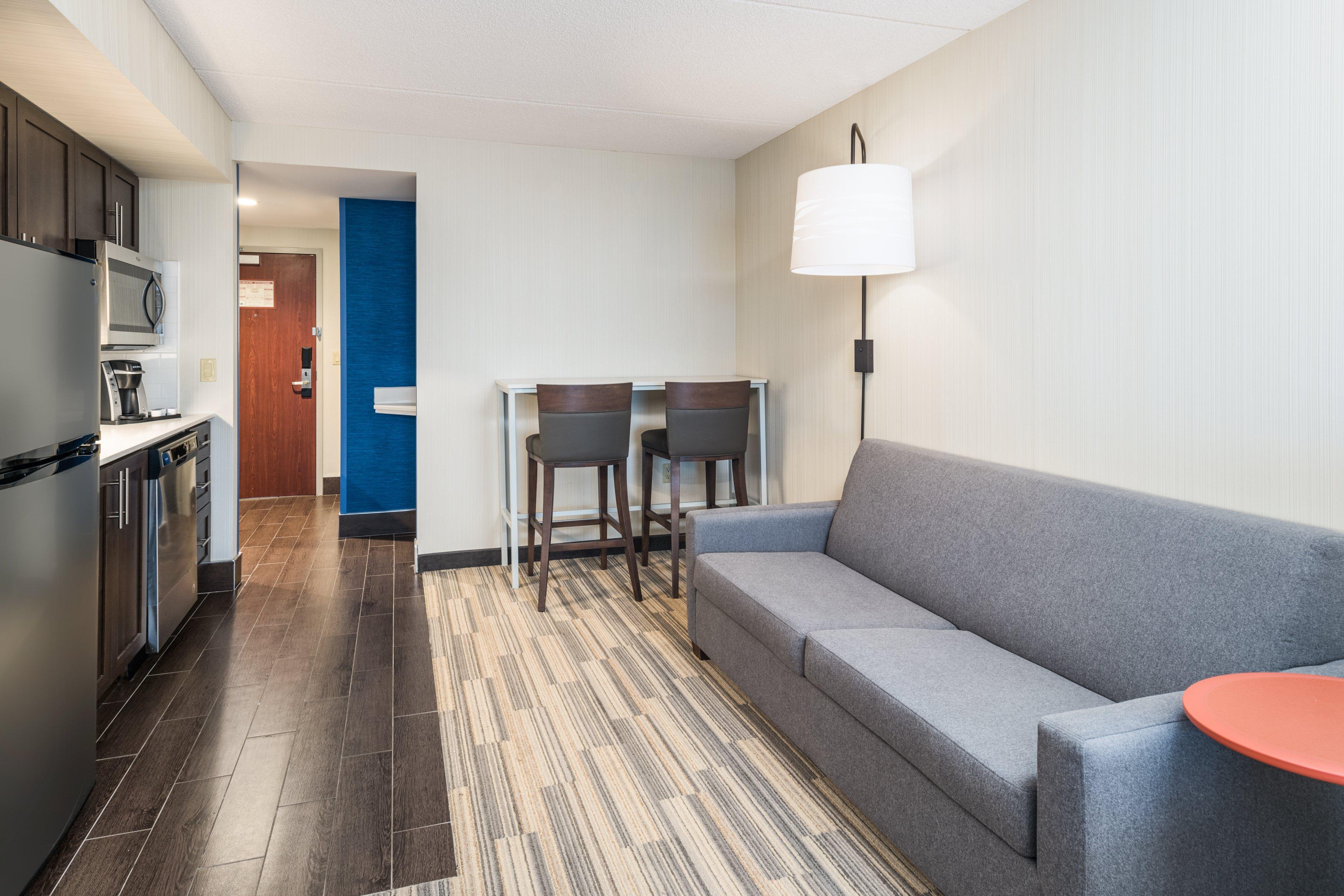 Holiday Inn Express Hotel & Suites Milton By Ihg Bagian luar foto