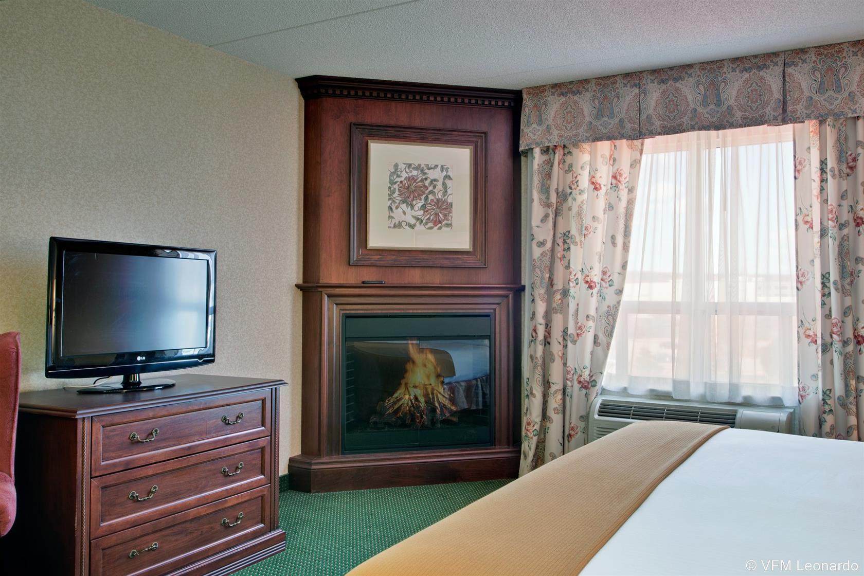 Holiday Inn Express Hotel & Suites Milton By Ihg Bagian luar foto
