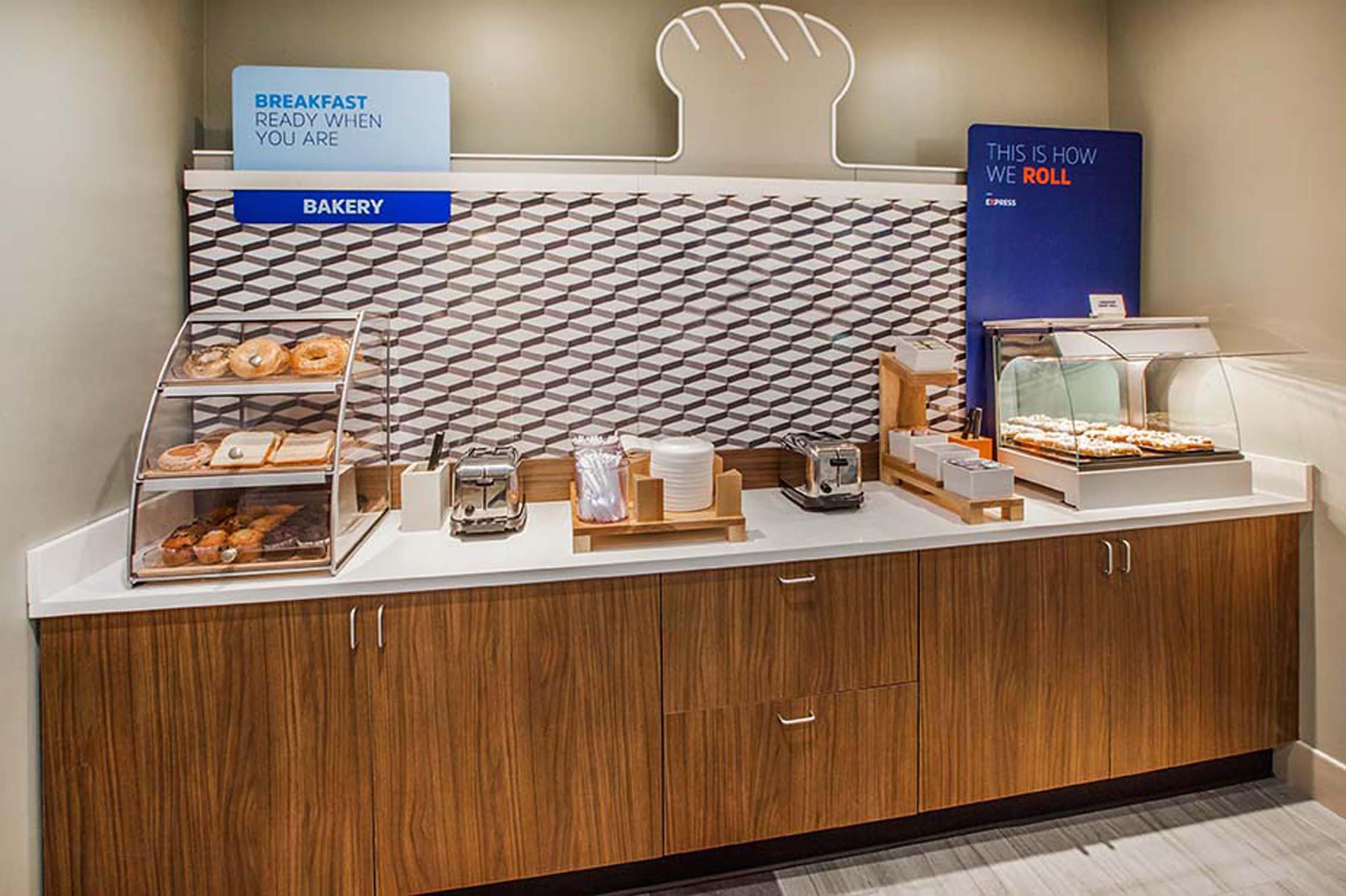 Holiday Inn Express Hotel & Suites Milton By Ihg Bagian luar foto