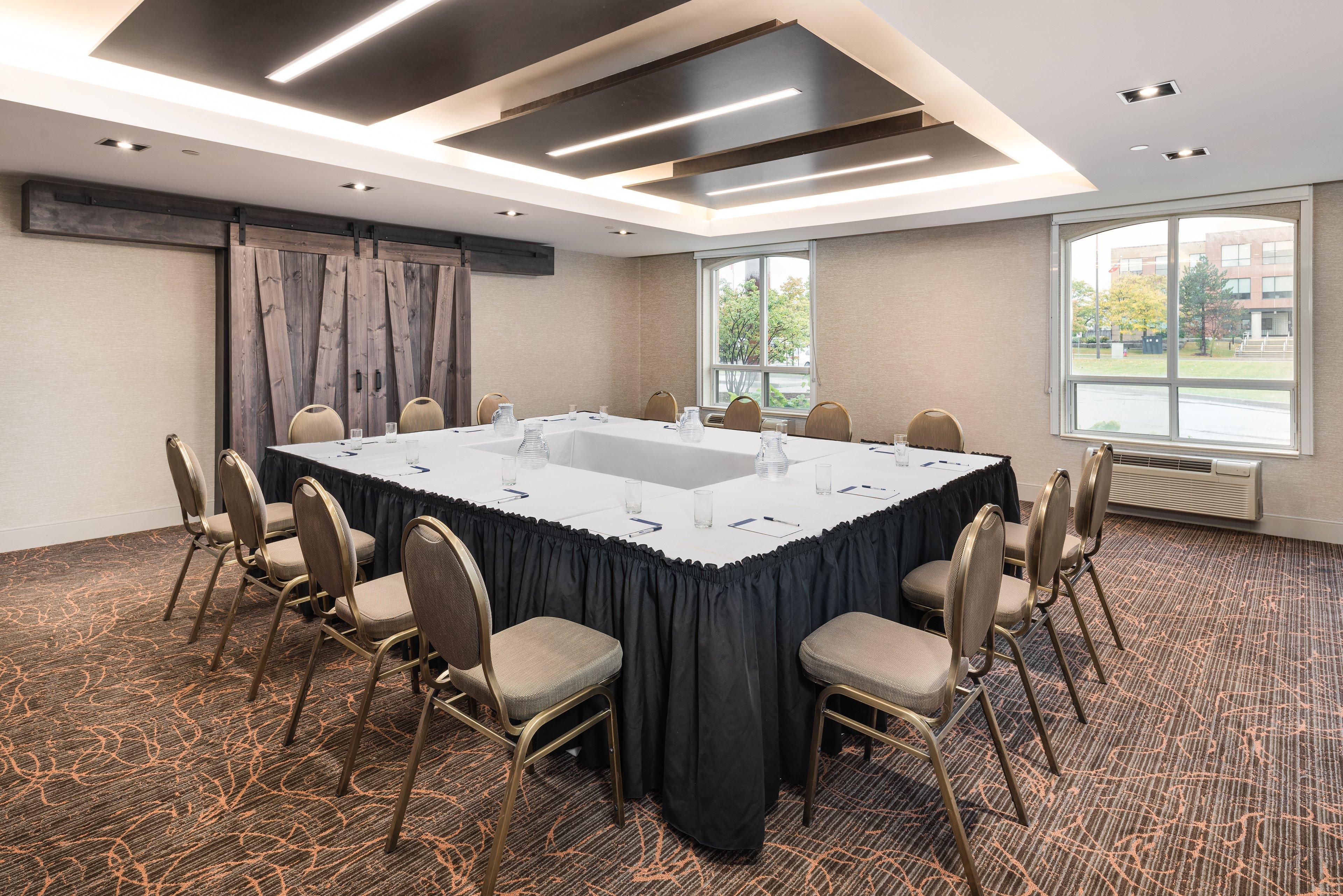 Holiday Inn Express Hotel & Suites Milton By Ihg Bagian luar foto