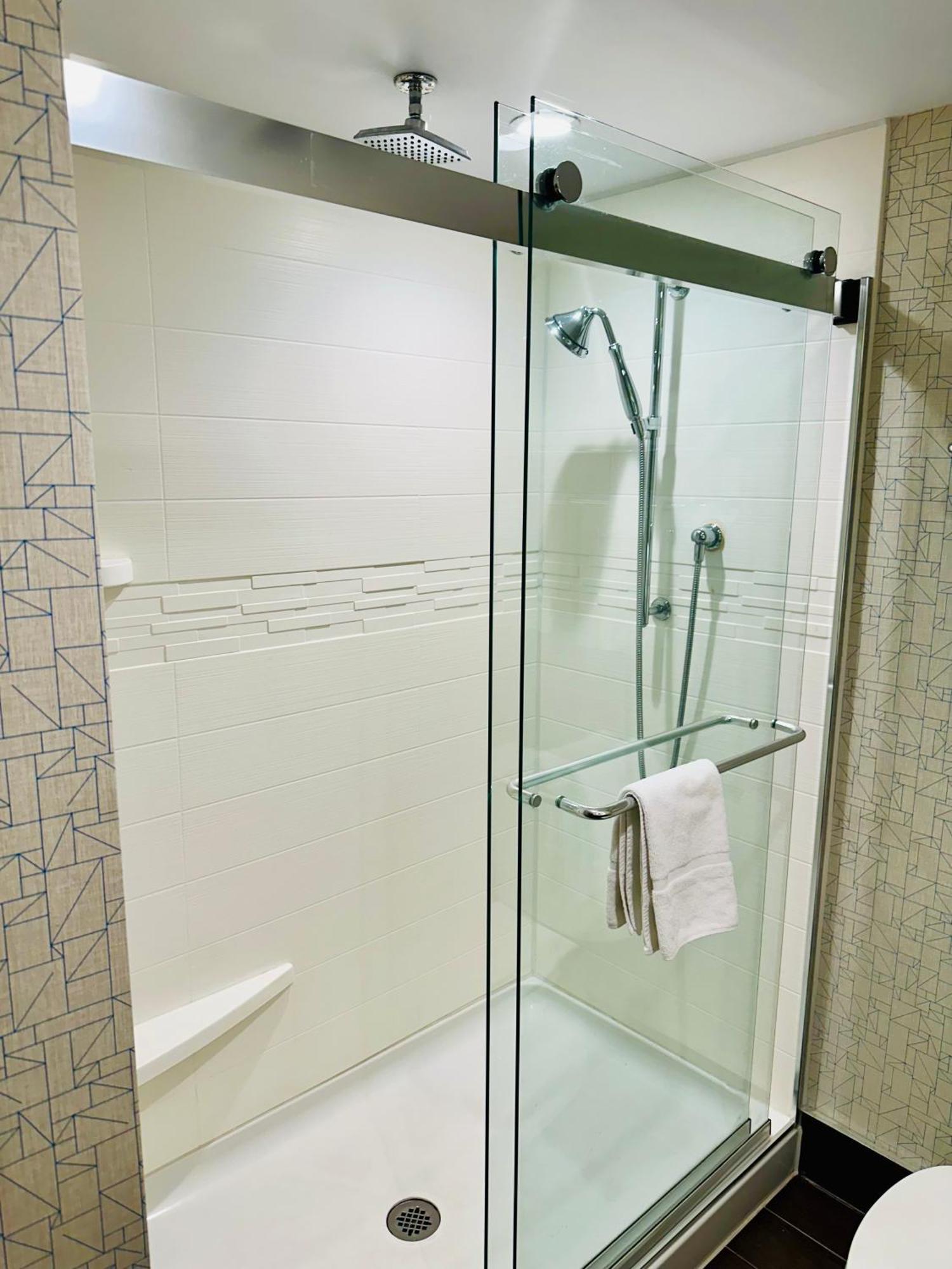 Holiday Inn Express Hotel & Suites Milton By Ihg Bagian luar foto