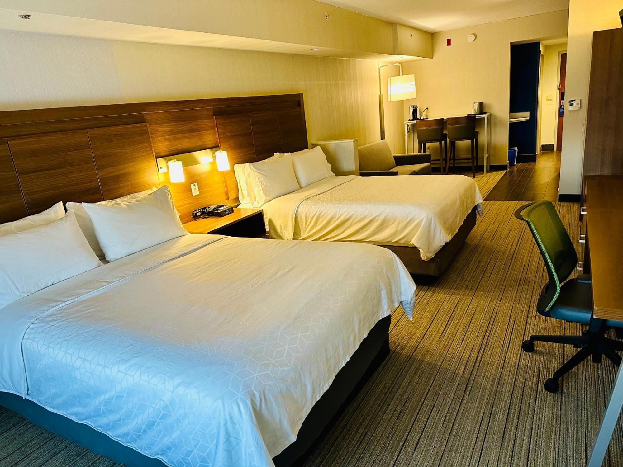 Holiday Inn Express Hotel & Suites Milton By Ihg Bagian luar foto