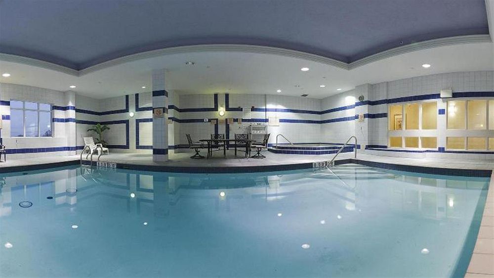 Holiday Inn Express Hotel & Suites Milton By Ihg Bagian luar foto