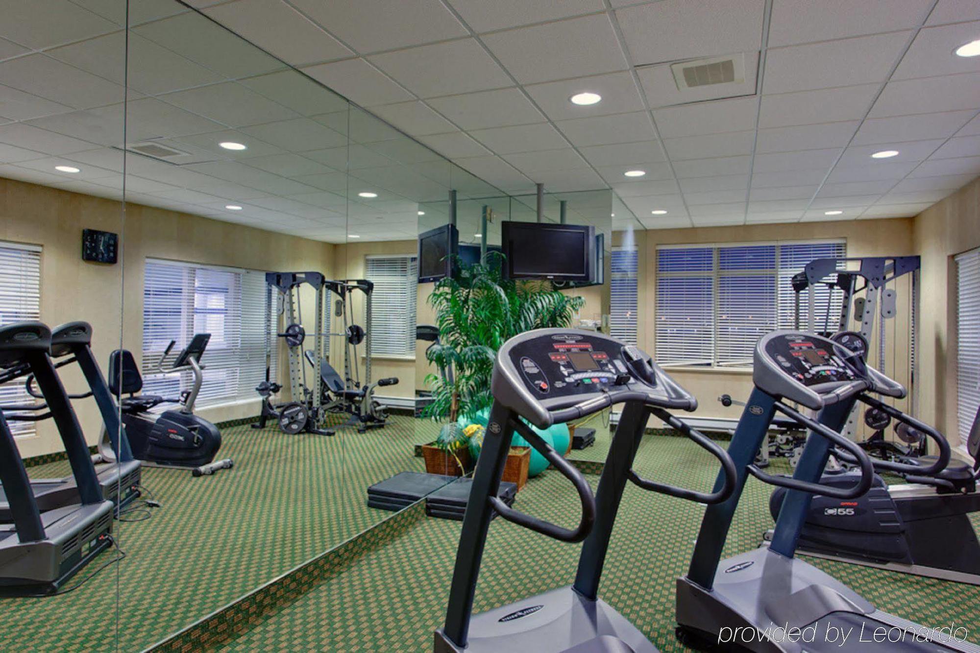 Holiday Inn Express Hotel & Suites Milton By Ihg Bagian luar foto